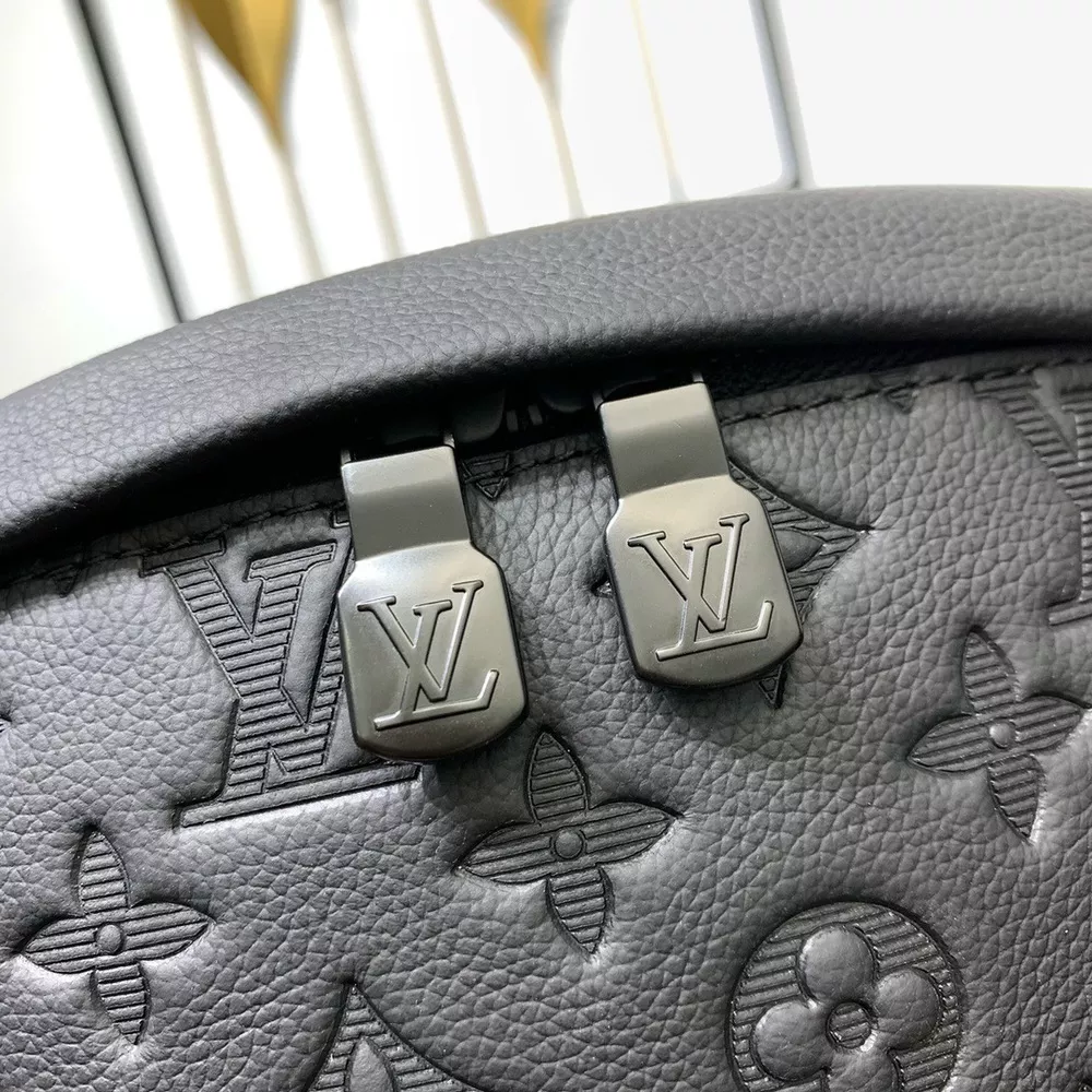 Louis Vuitton Discovery-07