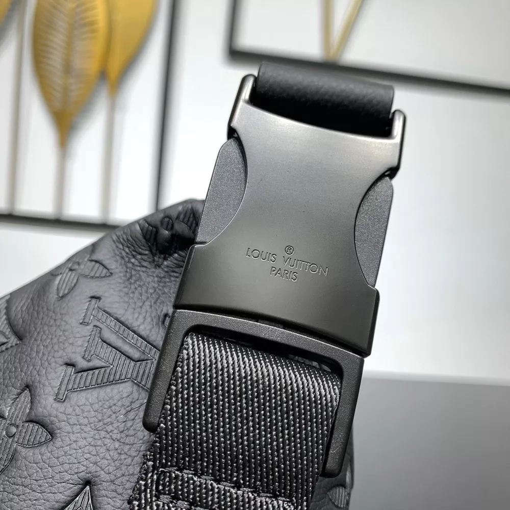 Louis Vuitton Discovery-09