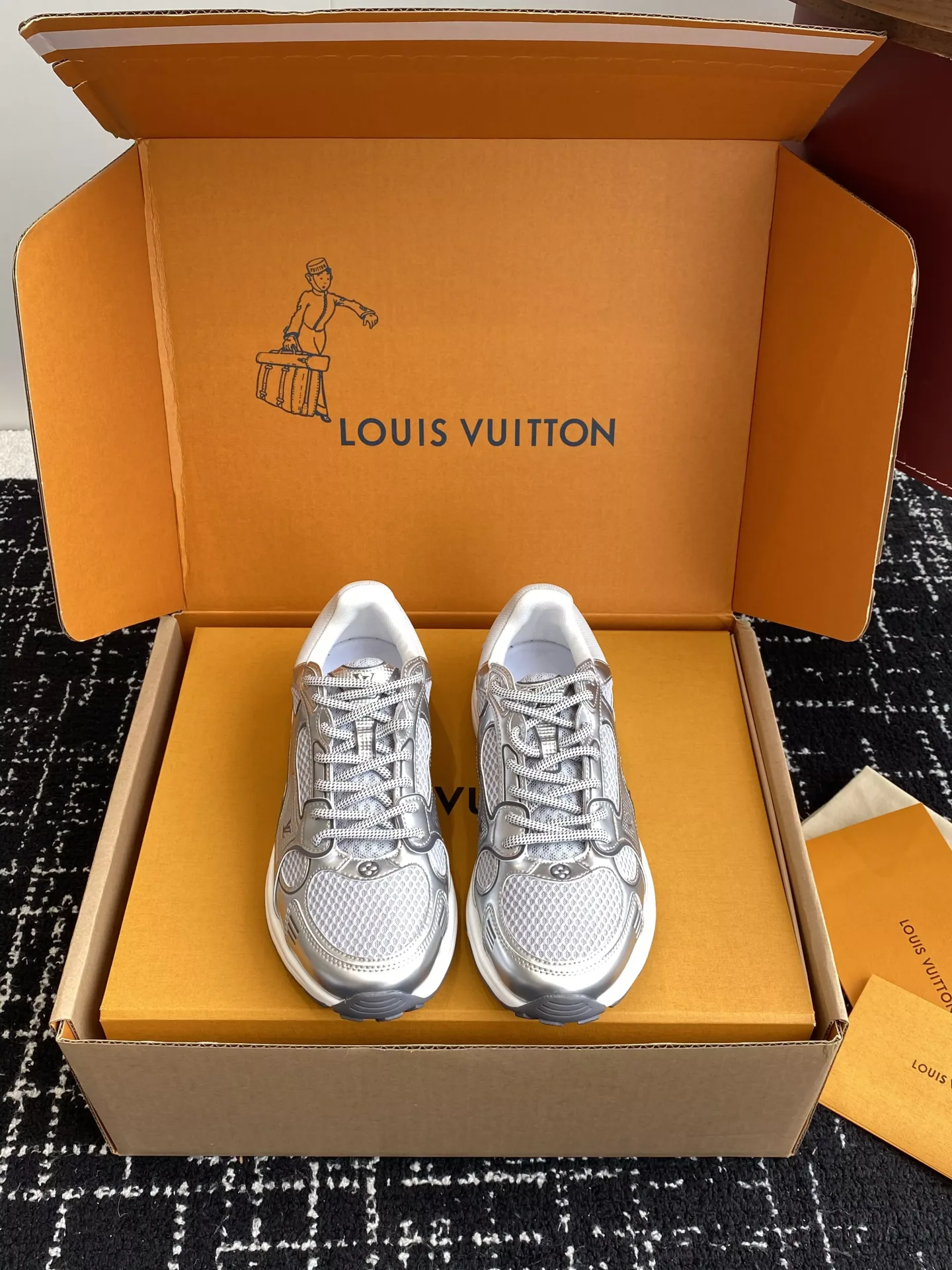 Louis Vuitton Olympia-02