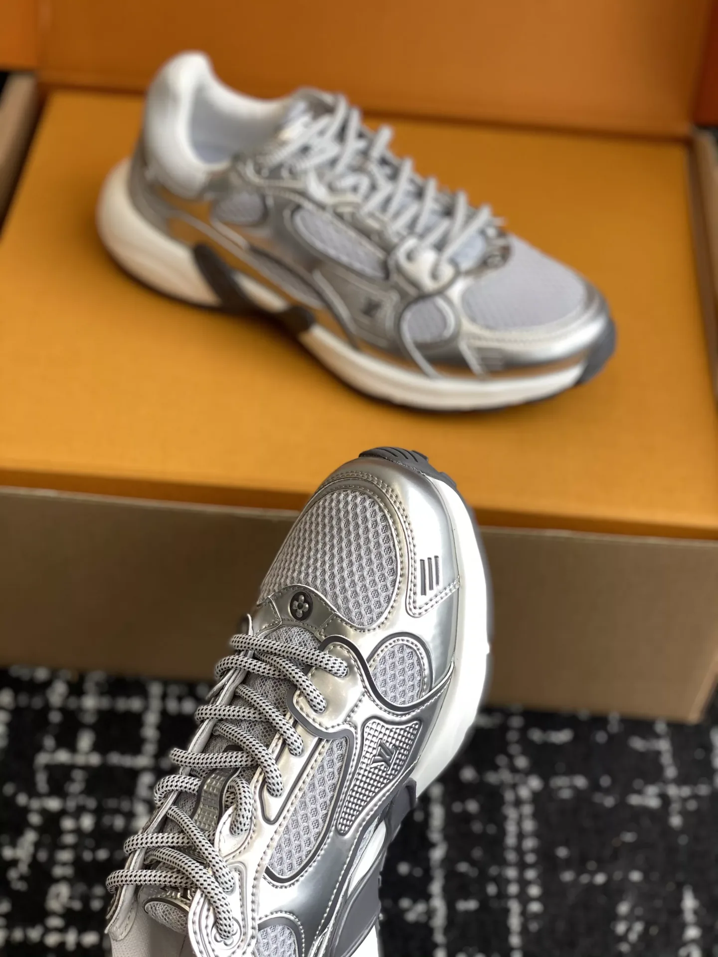 Louis Vuitton Olympia-06