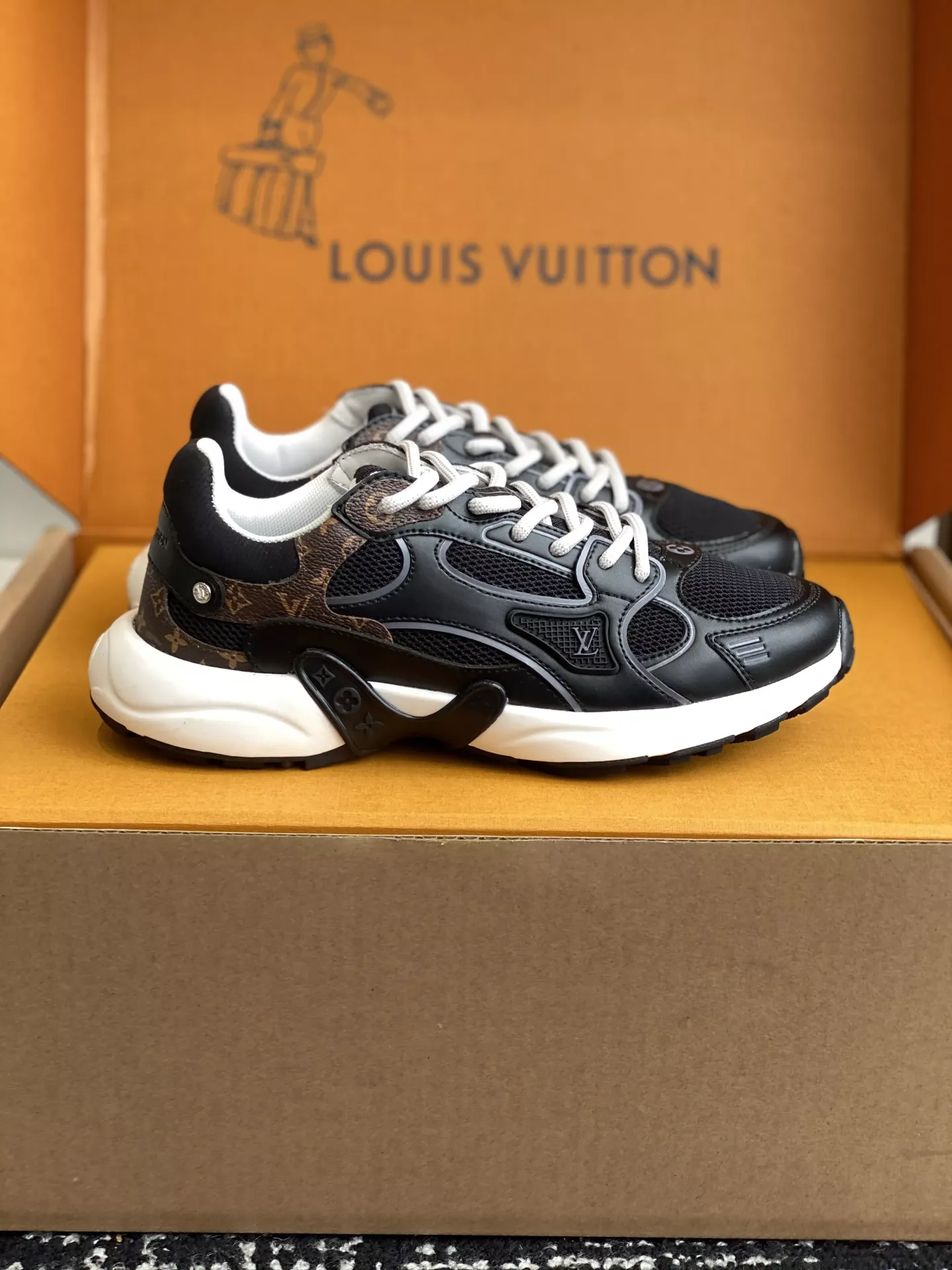 Louis Vuitton Olympia-11