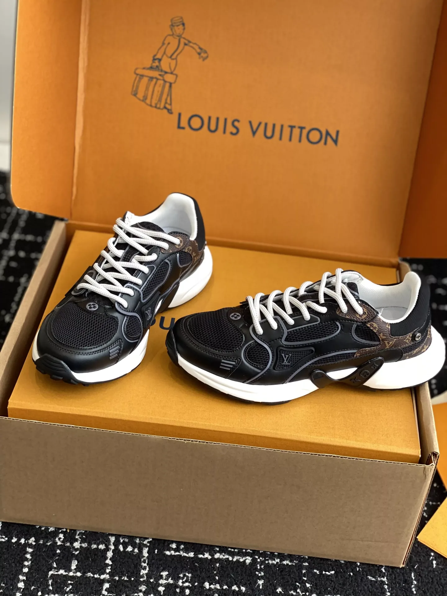 Louis Vuitton Olympia-13