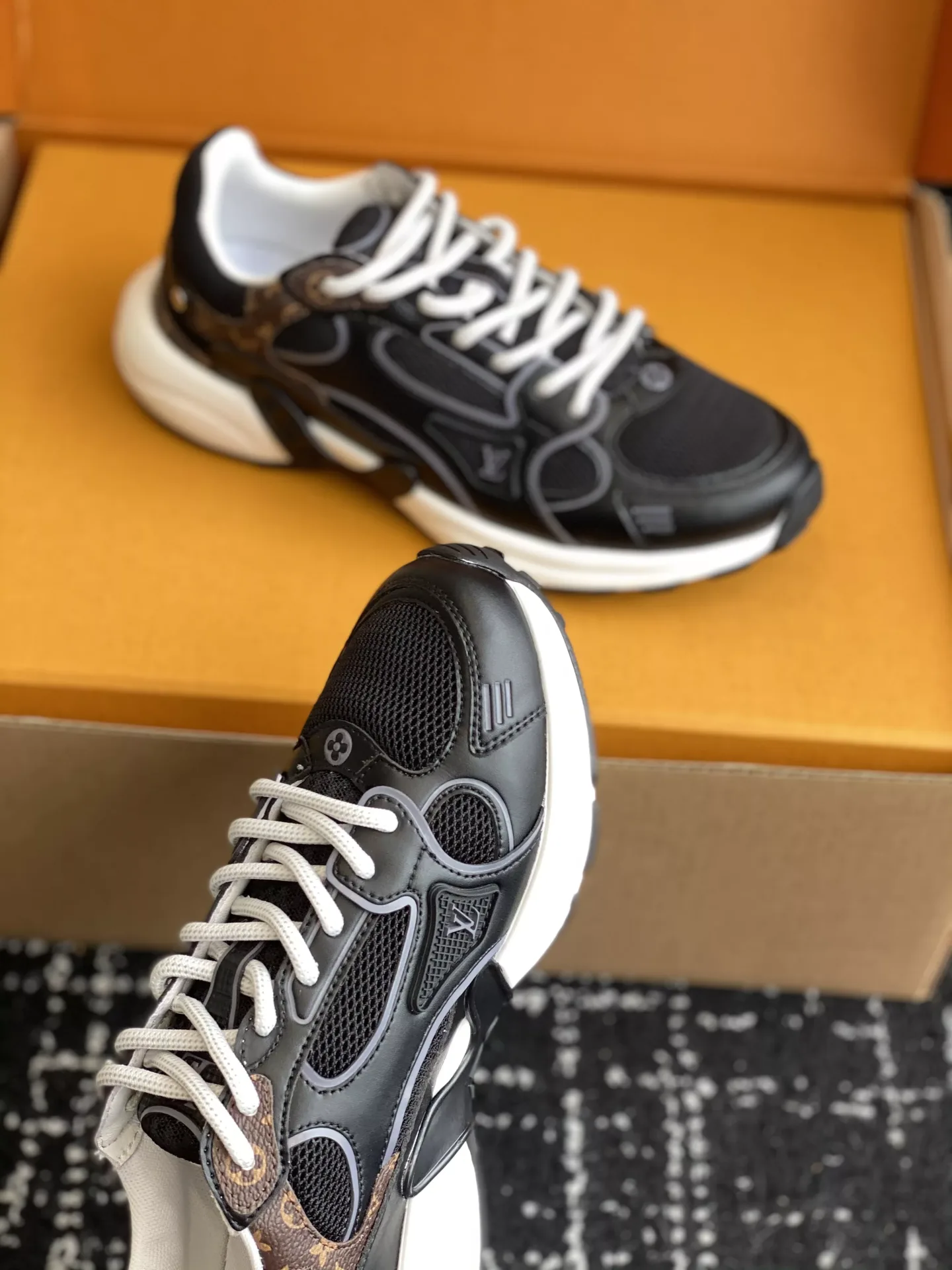 Louis Vuitton Olympia-16