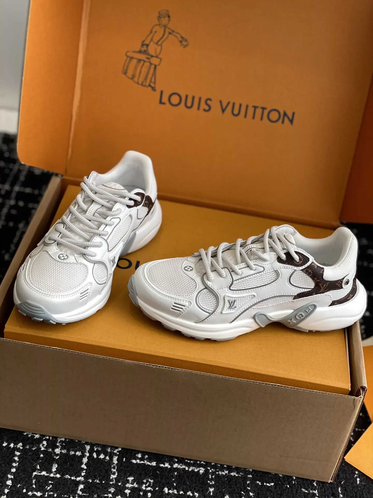 Louis Vuitton Olympia-22