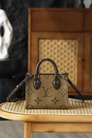 Louis Vuitton OnTheGo BB