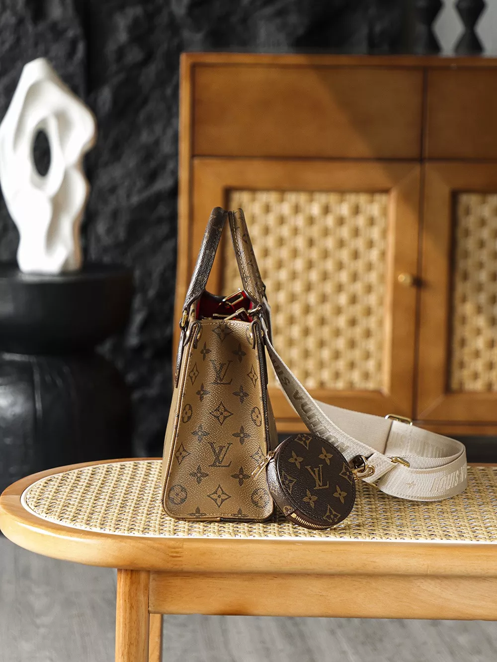 Louis Vuitton OnTheGo PM-03