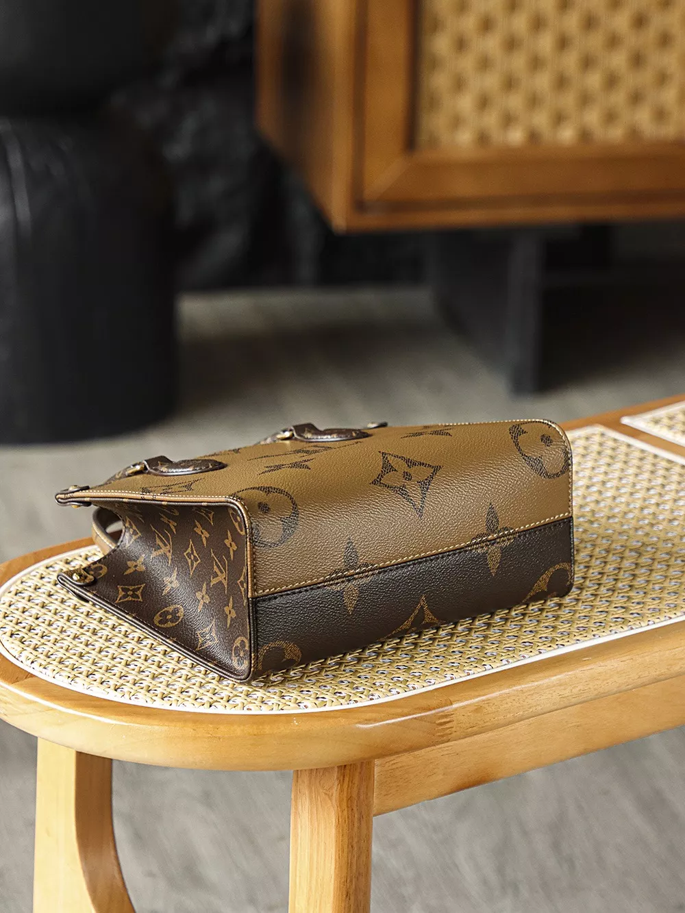 Louis Vuitton OnTheGo PM-05