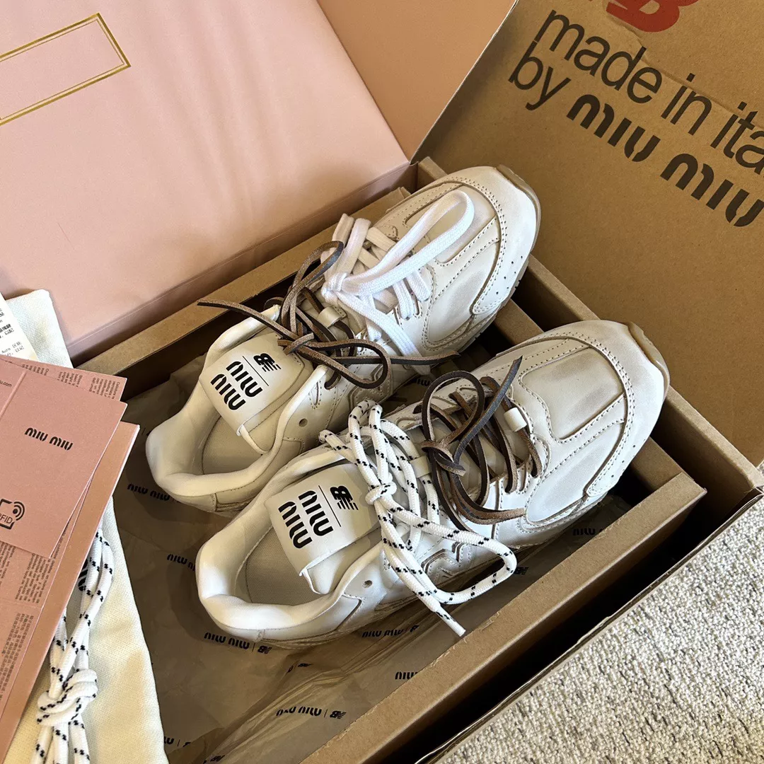 Miu Miu x New Balance 530-02