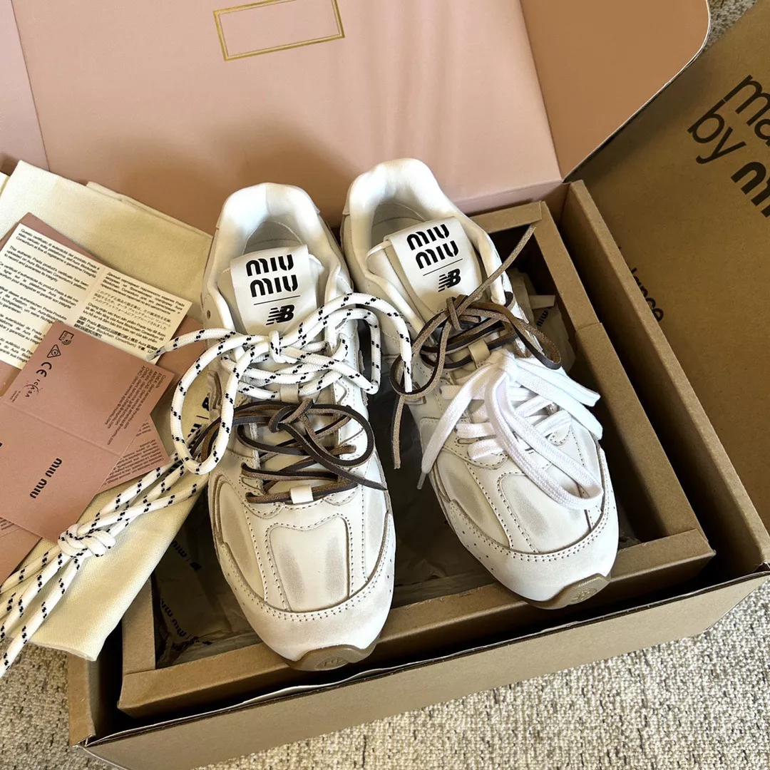 Miu Miu x New Balance 530-04