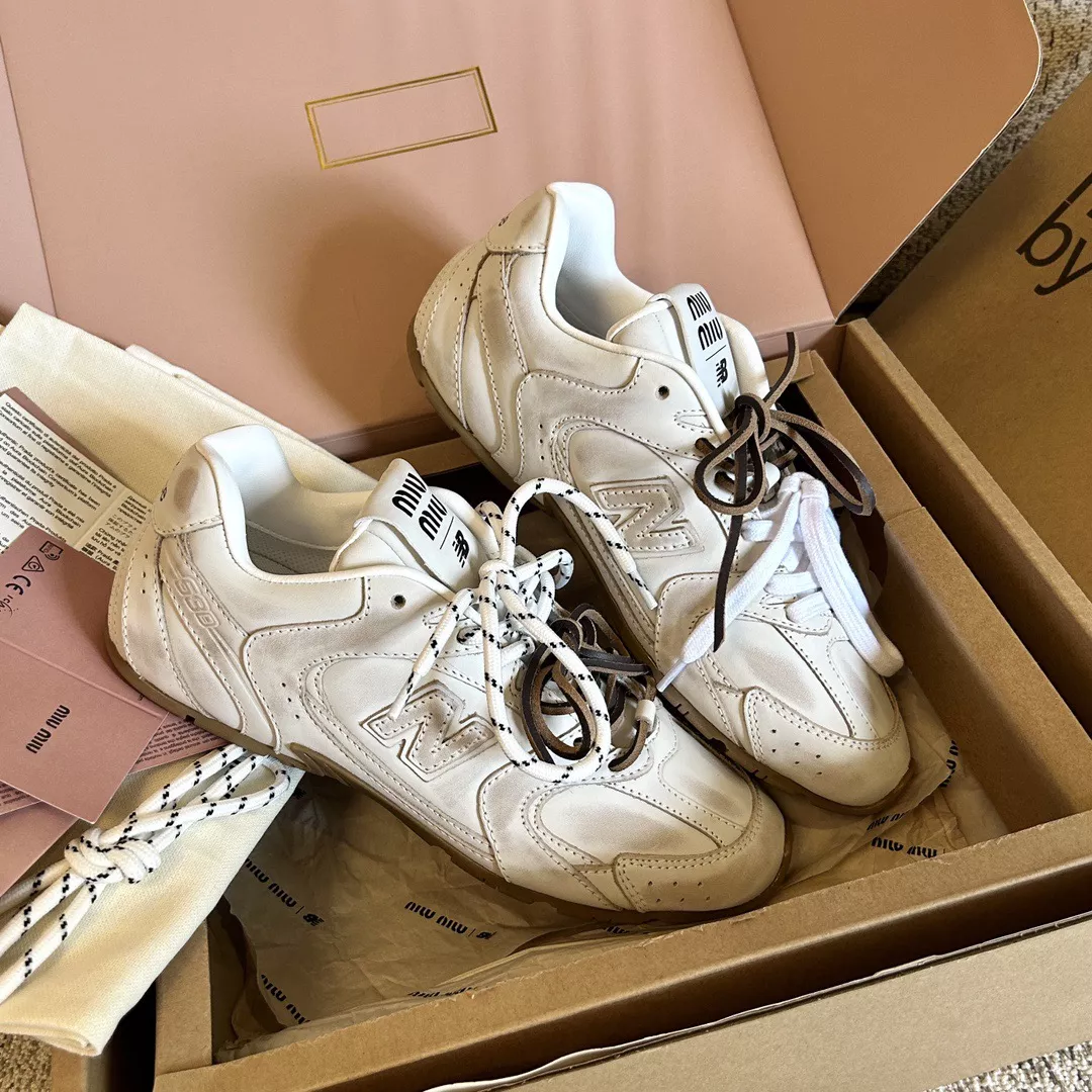 Miu Miu x New Balance 530-05