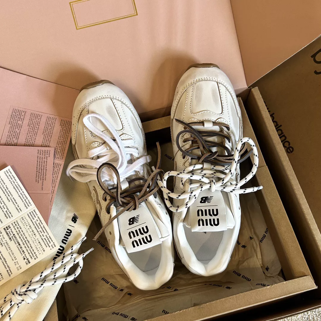 Miu Miu x New Balance 530-06