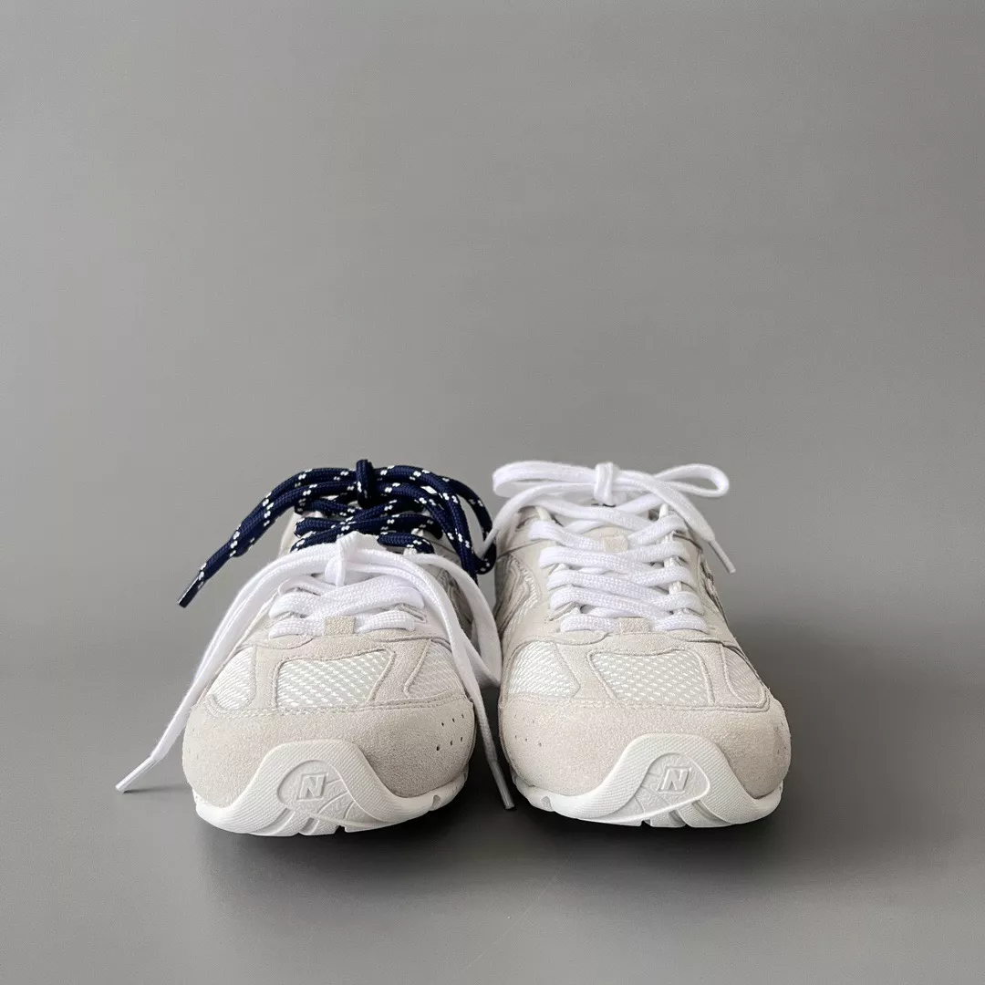 Miu Miu x New Balance 530-12