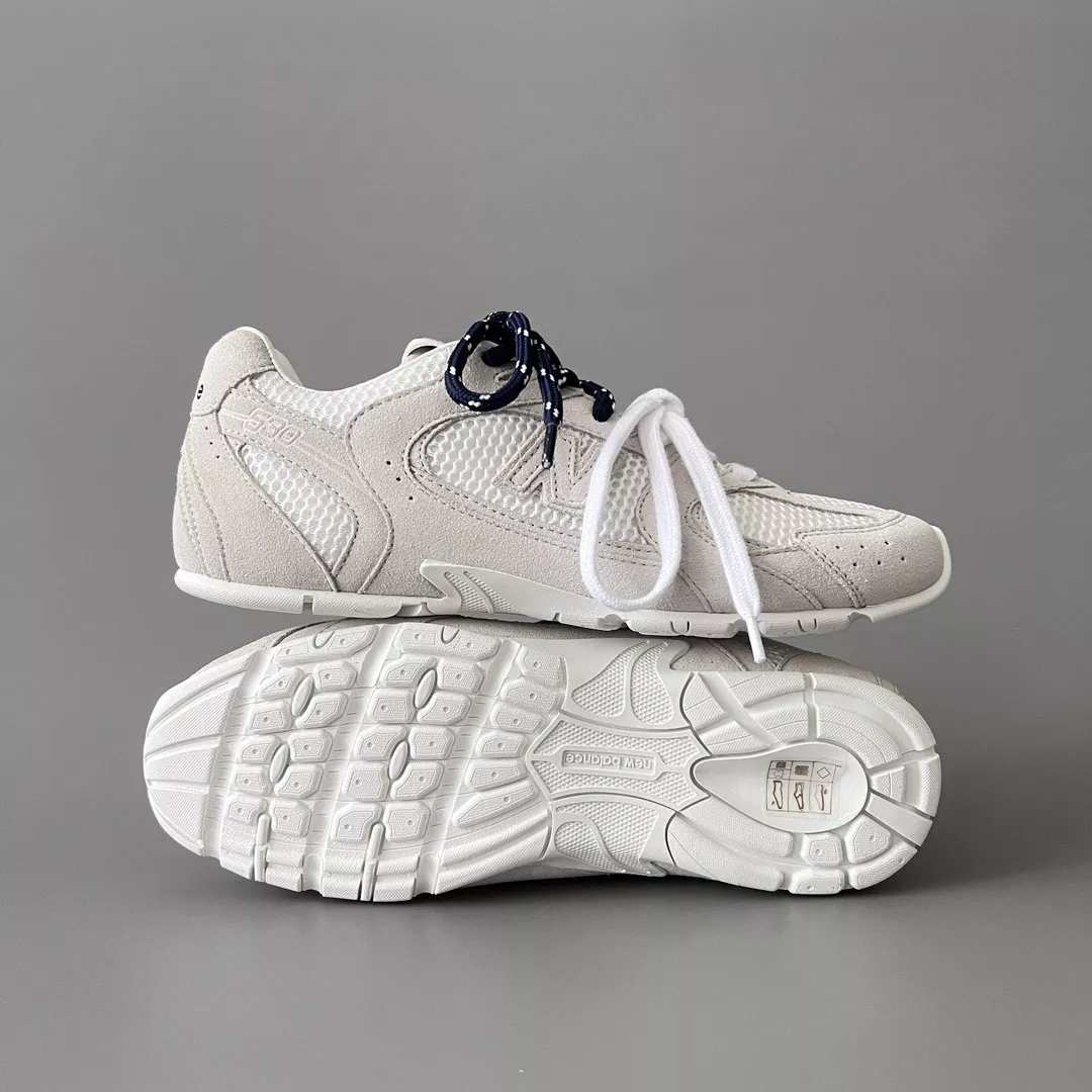 Miu Miu x New Balance 530-16