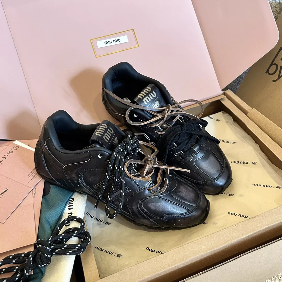 Miu Miu x New Balance 530-23