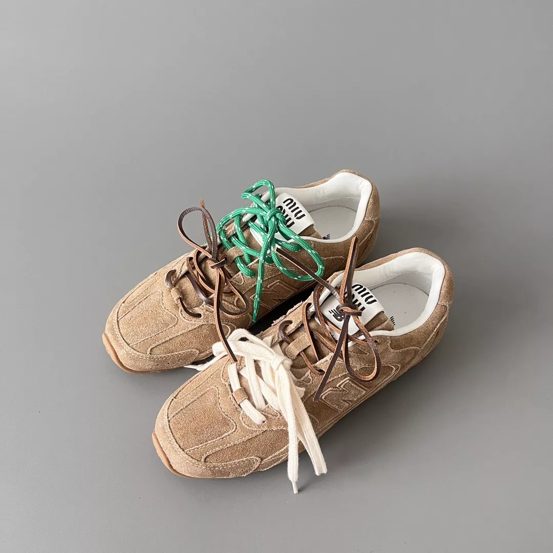 Miu Miu x New Balance 530-28