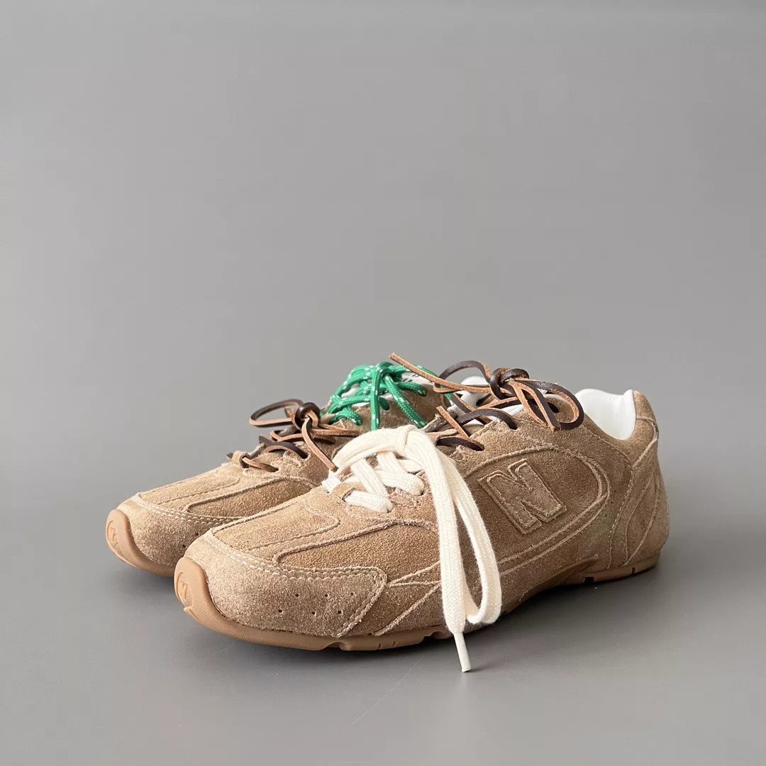 Miu Miu x New Balance 530-29