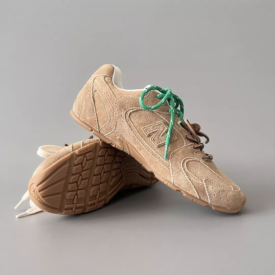 Miu Miu x New Balance 530-35