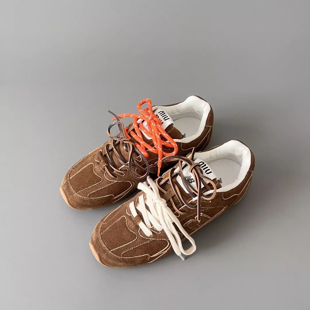 Miu Miu x New Balance 530-37