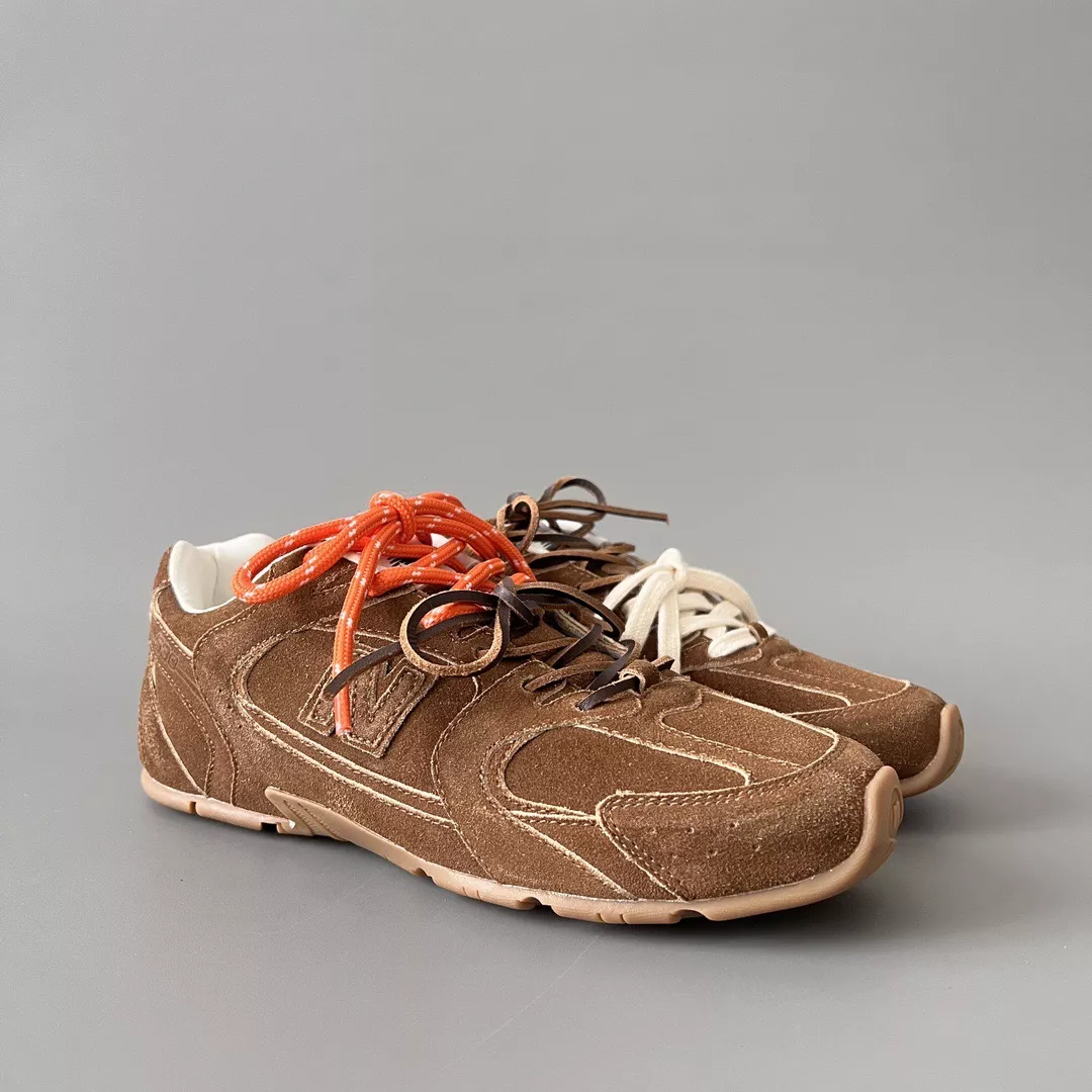 Miu Miu x New Balance 530-40