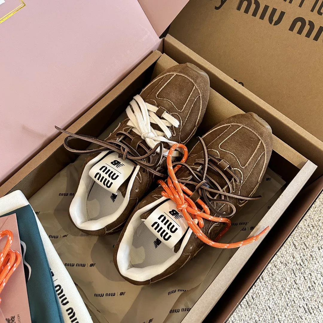 Miu Miu x New Balance 530-47