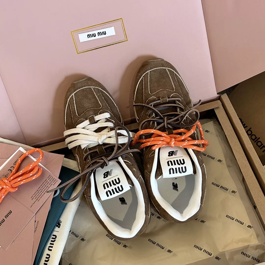 Miu Miu x New Balance 530-51