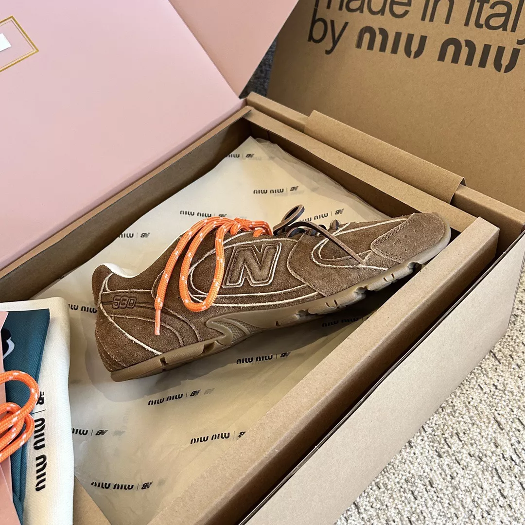 Miu Miu x New Balance 530-53