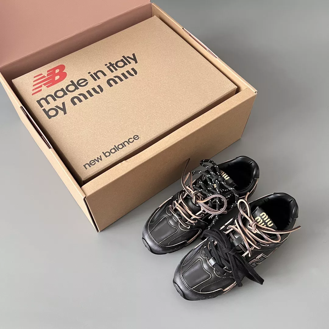 Miu Miu x New Balance 530-72