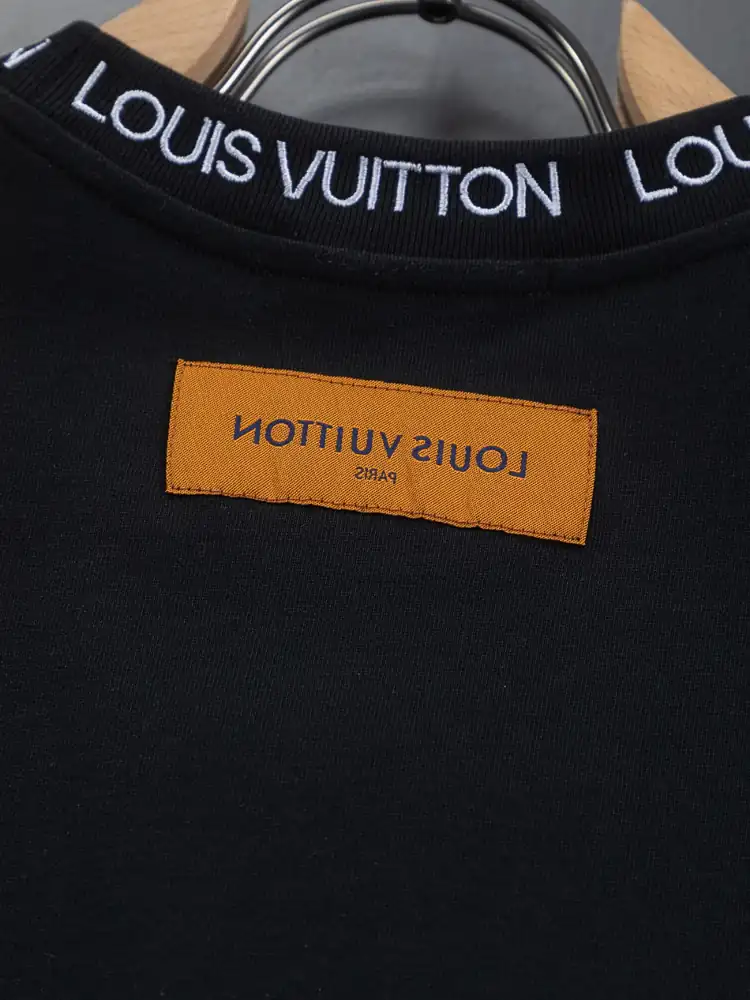 Louis-Vuitton-1482-16